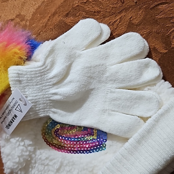 Girls White Knit Cap & Gloves-Fuzzy w/Sequin Heart & Pompom-NWT - Picture 4 of 6